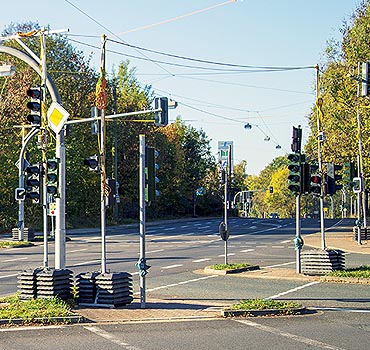 Baustellenabsicherung mit mobilen Lichtsignalanlagen in Ennepetal Kölner Straße